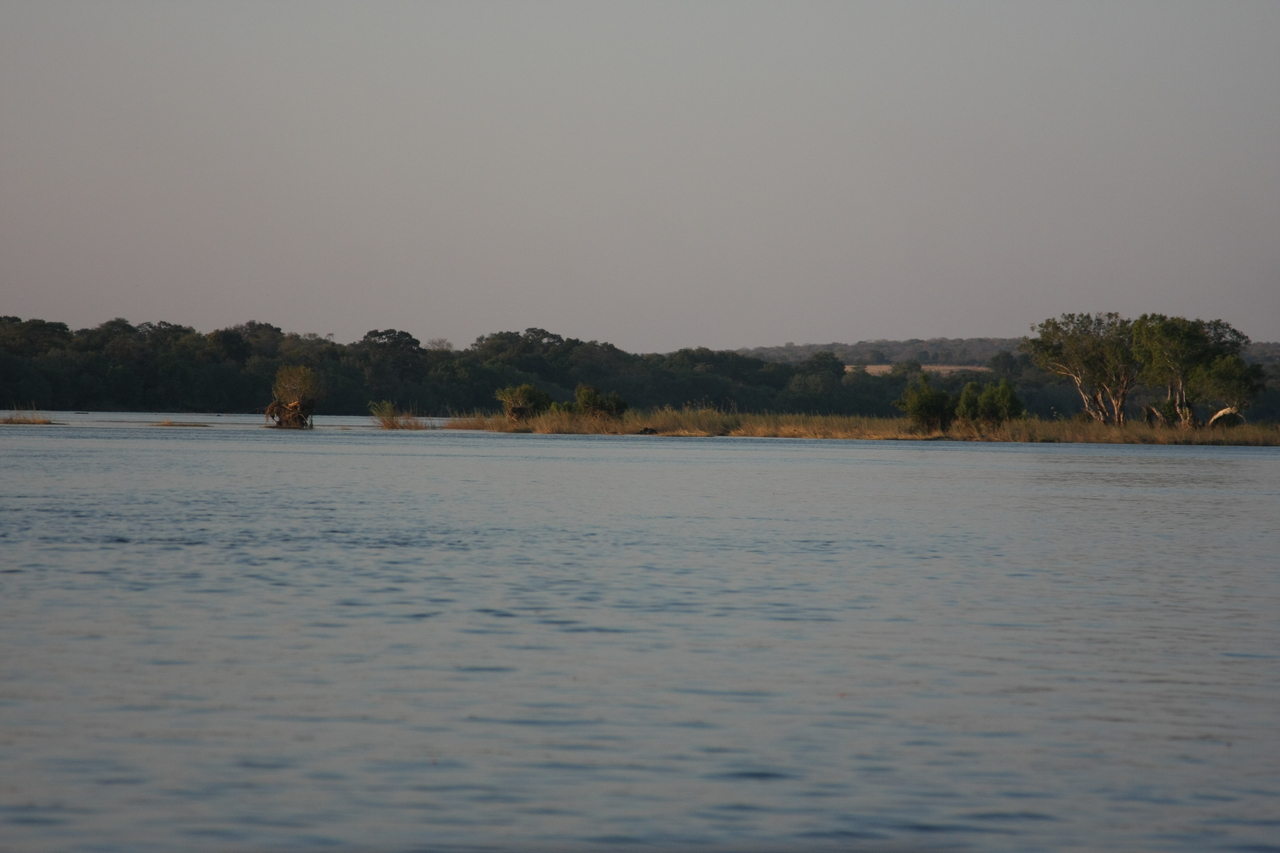 [28498] 2016_07_02_11_22_36_Africa_Canon_EOS_40D_IMG__04692.jpg