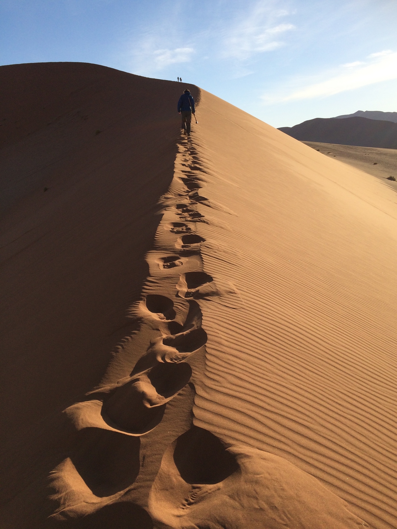 [14894] 2016_06_25_02_59_07_Africa_iPhone_5s_IMG__00527.jpg