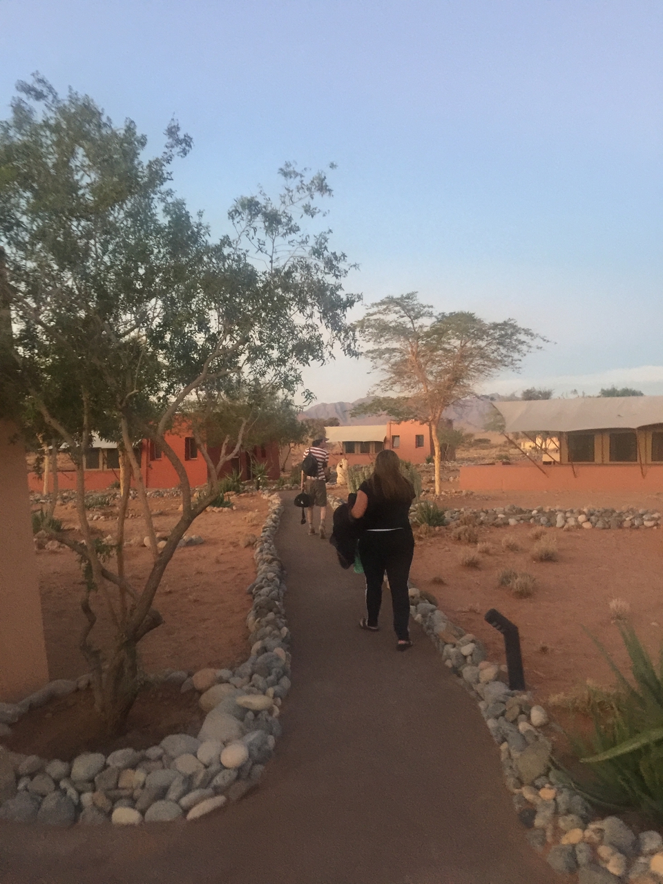 [14335] 2016_06_24_17_33_13_Africa_iPhone_6_Plus_IMG_3645_00262.jpg