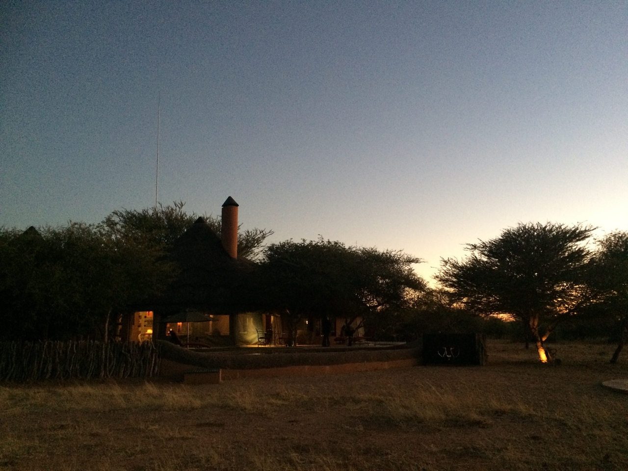 [455] 2016_06_22_01_07_25_Africa_iPhone_5s_IMG__00131.jpg