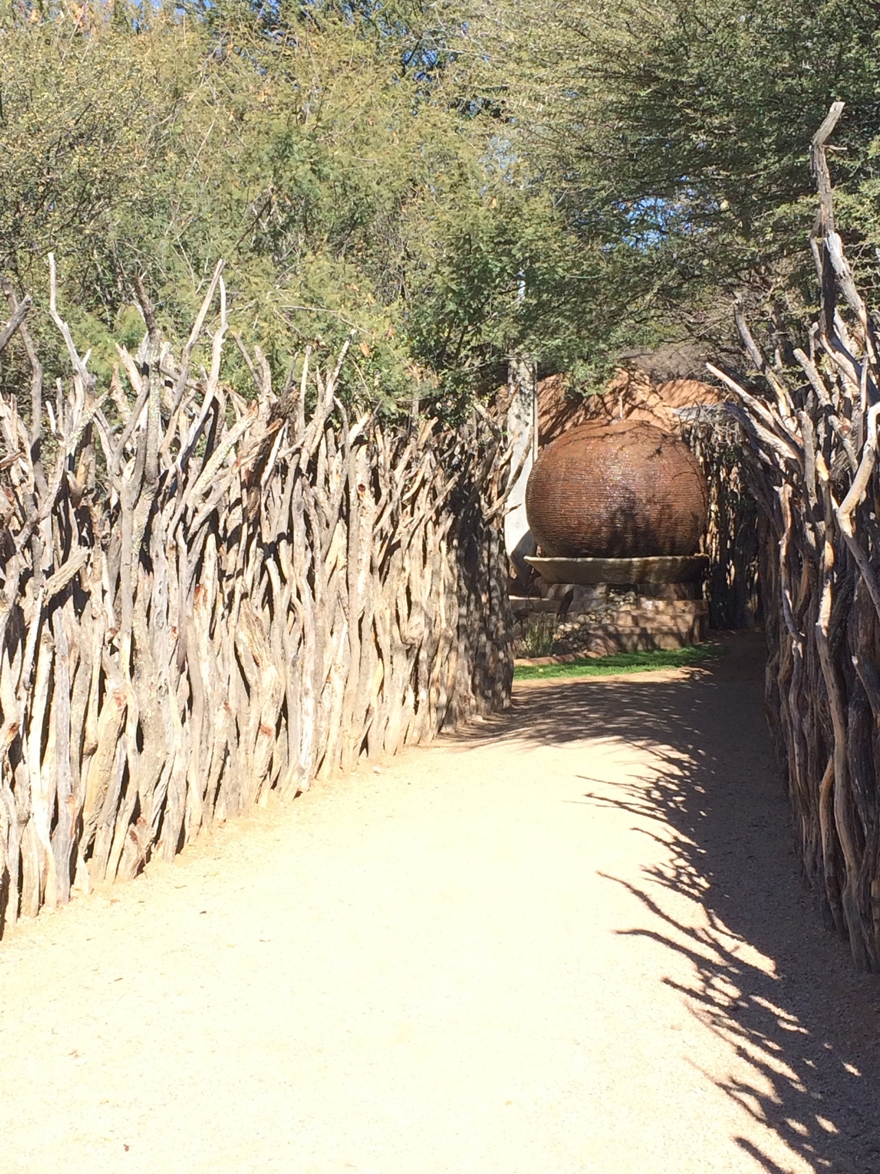 [2496] 2016_06_22_09_02_16_Africa_iPhone_5s_IMG_8086_05822.jpg