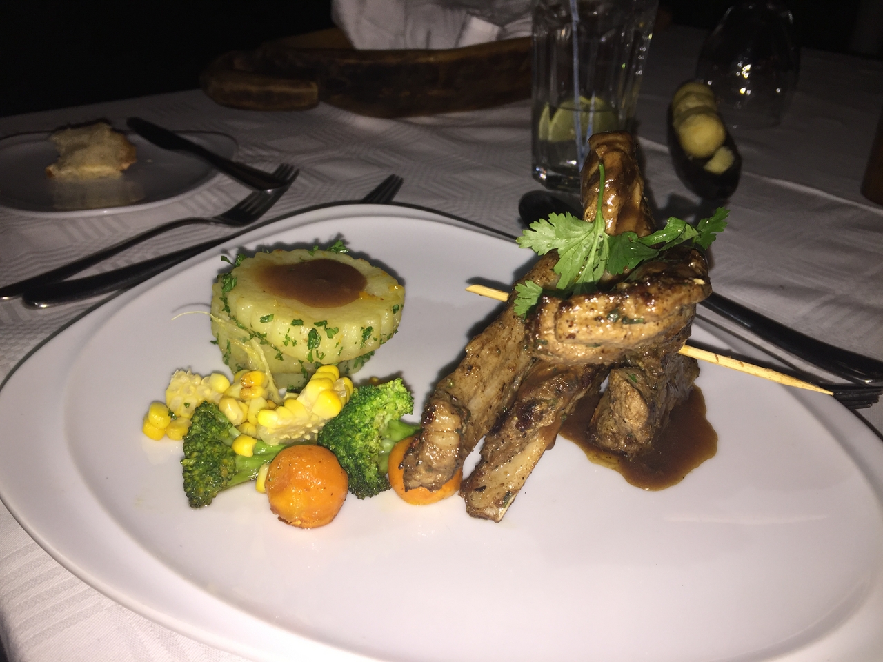 [32761] 2016_07_03_19_31_49_Africa_iPhone_6_Plus_IMG_4977_00814.jpg
