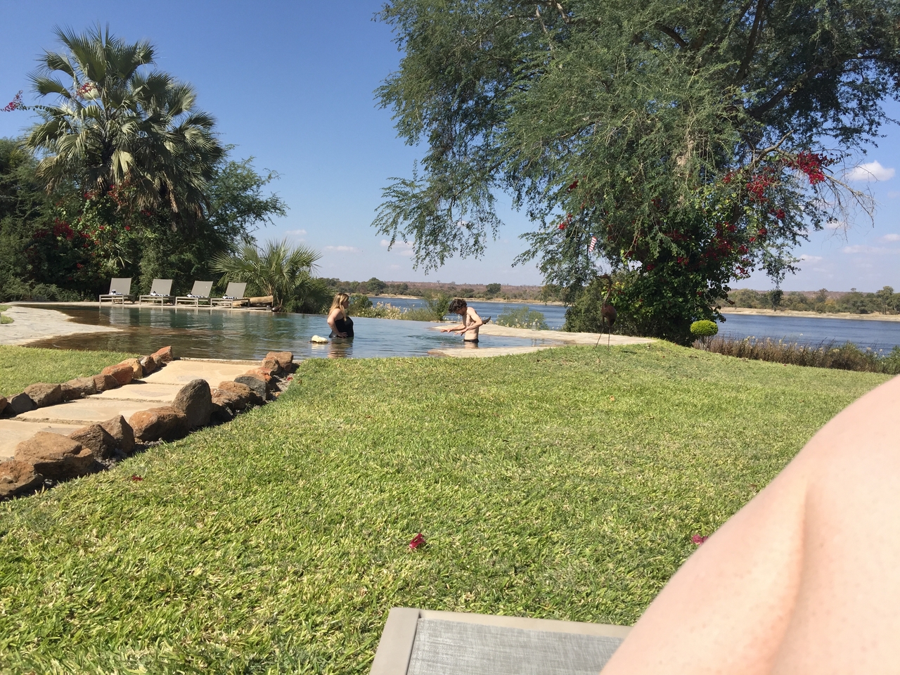 [34272] 2016_07_04_12_56_40_Africa_iPhone_6_Plus_IMG_5013_00011.jpg