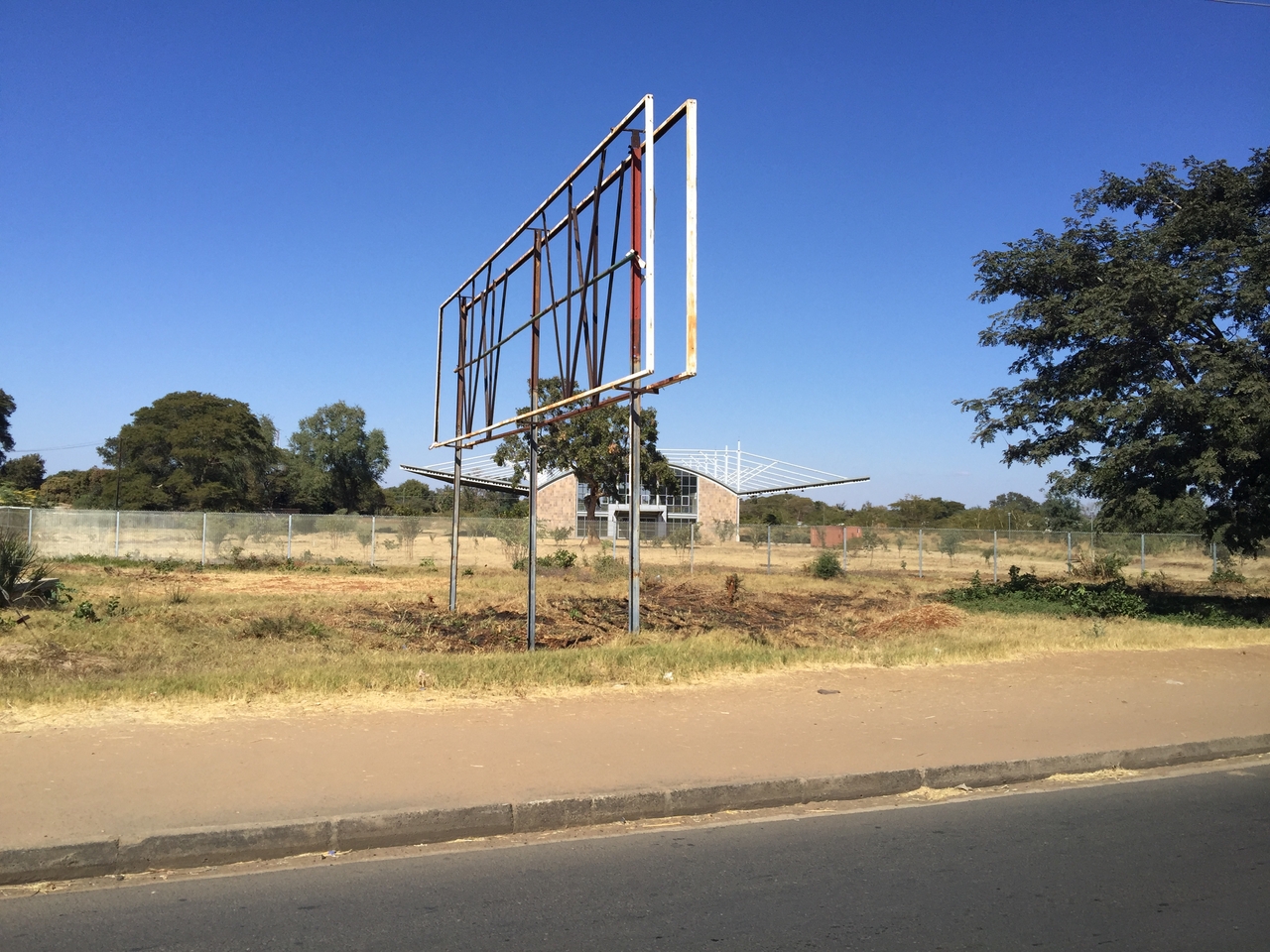 [34476] 2016_07_05_10_56_20_Africa_iPhone_6_Plus_IMG_5027_00853.jpg