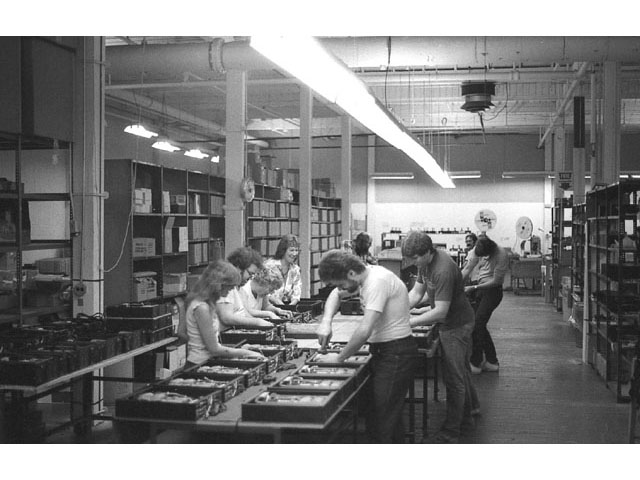 Ashly Audio,
JP and crew building FET200 Amplifers Ashly Audio, JP and crew building FET200 Amplifers